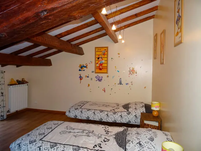 Chambre Pitchoune — lits adultes et lit enfant